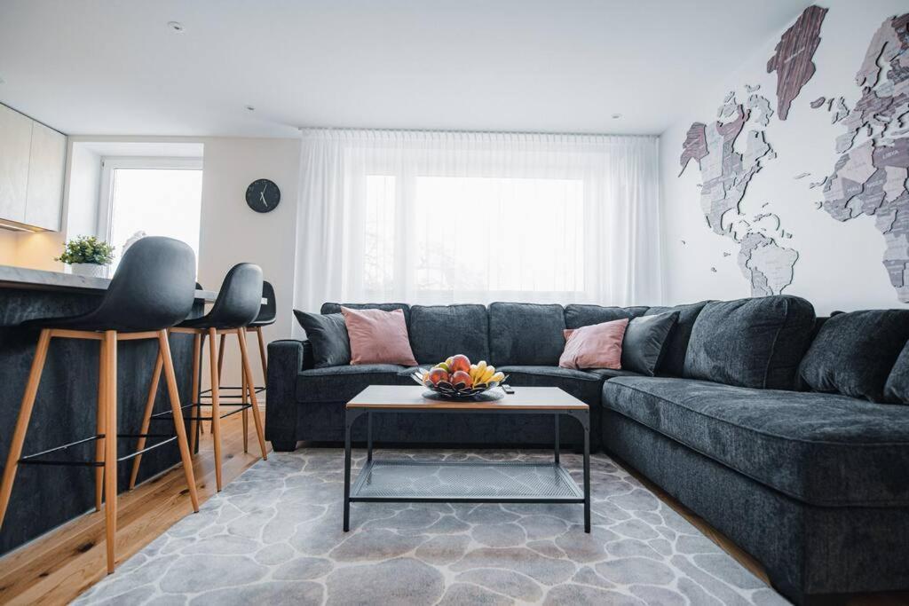 New Luxury 3Br Apartment In Old Town, Free Parking Haapsalu Buitenkant foto