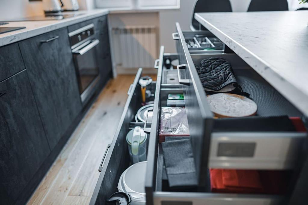 New Luxury 3Br Apartment In Old Town, Free Parking Haapsalu Buitenkant foto