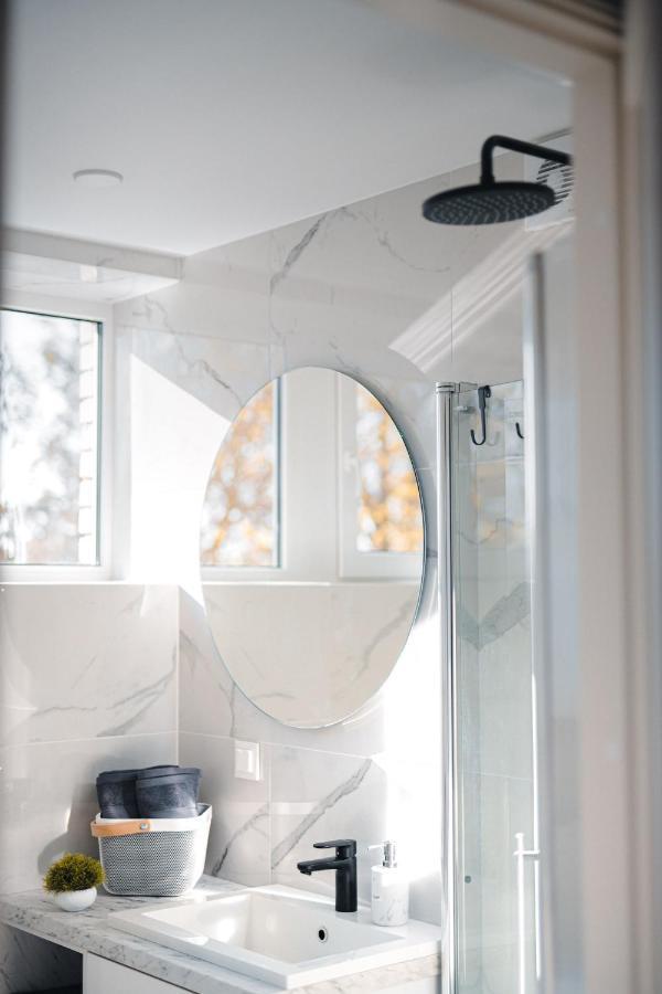 New Luxury 3Br Apartment In Old Town, Free Parking Haapsalu Buitenkant foto