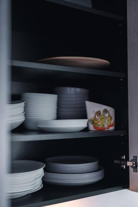 New Luxury 3Br Apartment In Old Town, Free Parking Haapsalu Buitenkant foto